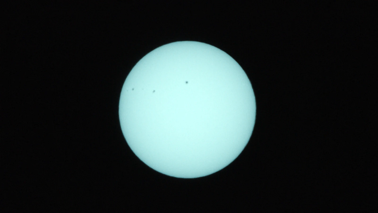 Sun_0.0003125s0_VIS_20260303-111721370_39C.fits FITS Preview