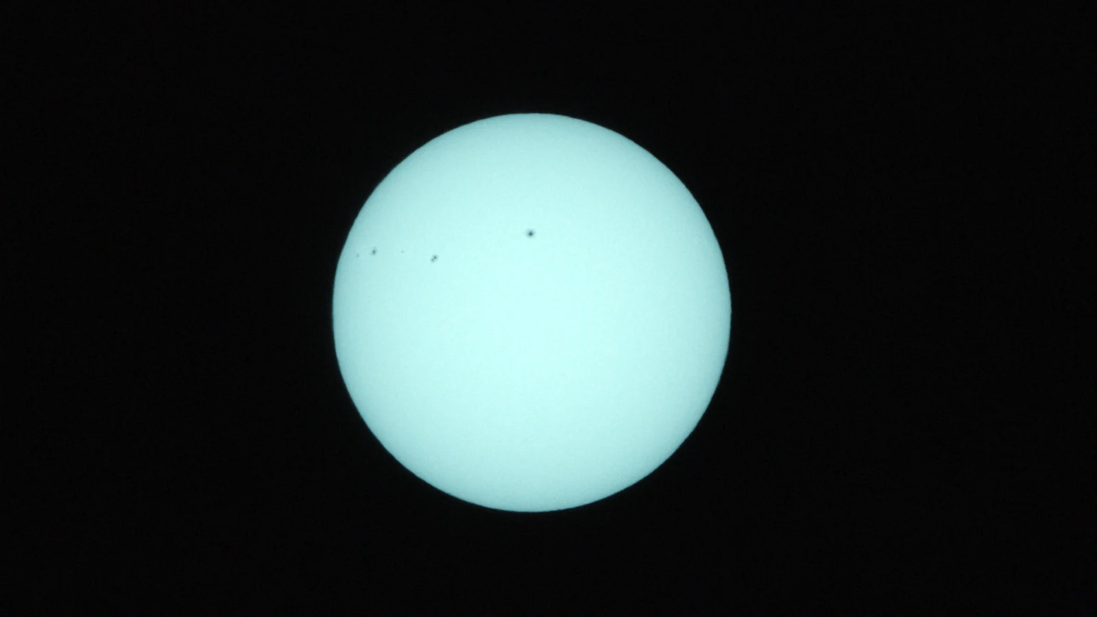 Sun_0.0003125s0_VIS_20260303-112018376_42C.fits FITS Preview