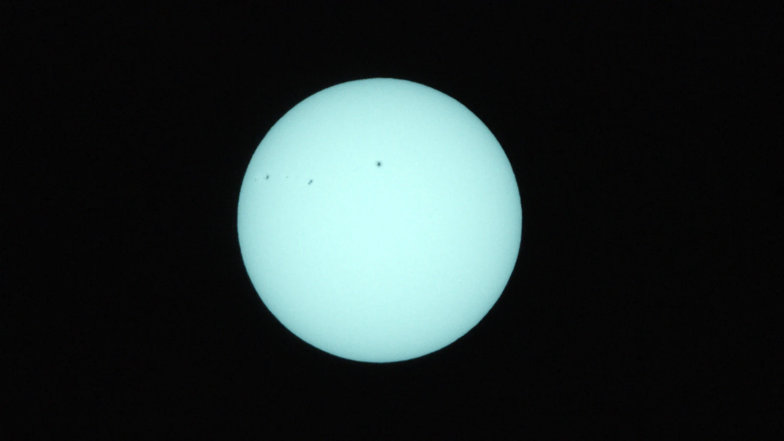 Sun_0.0003125s0_VIS_20260303-112037761_42C.fits FITS Preview