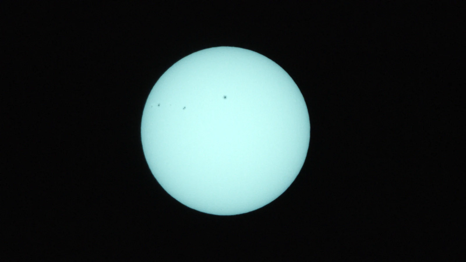 Sun_0.0003125s0_VIS_20260303-112043834_42C.fits FITS Preview