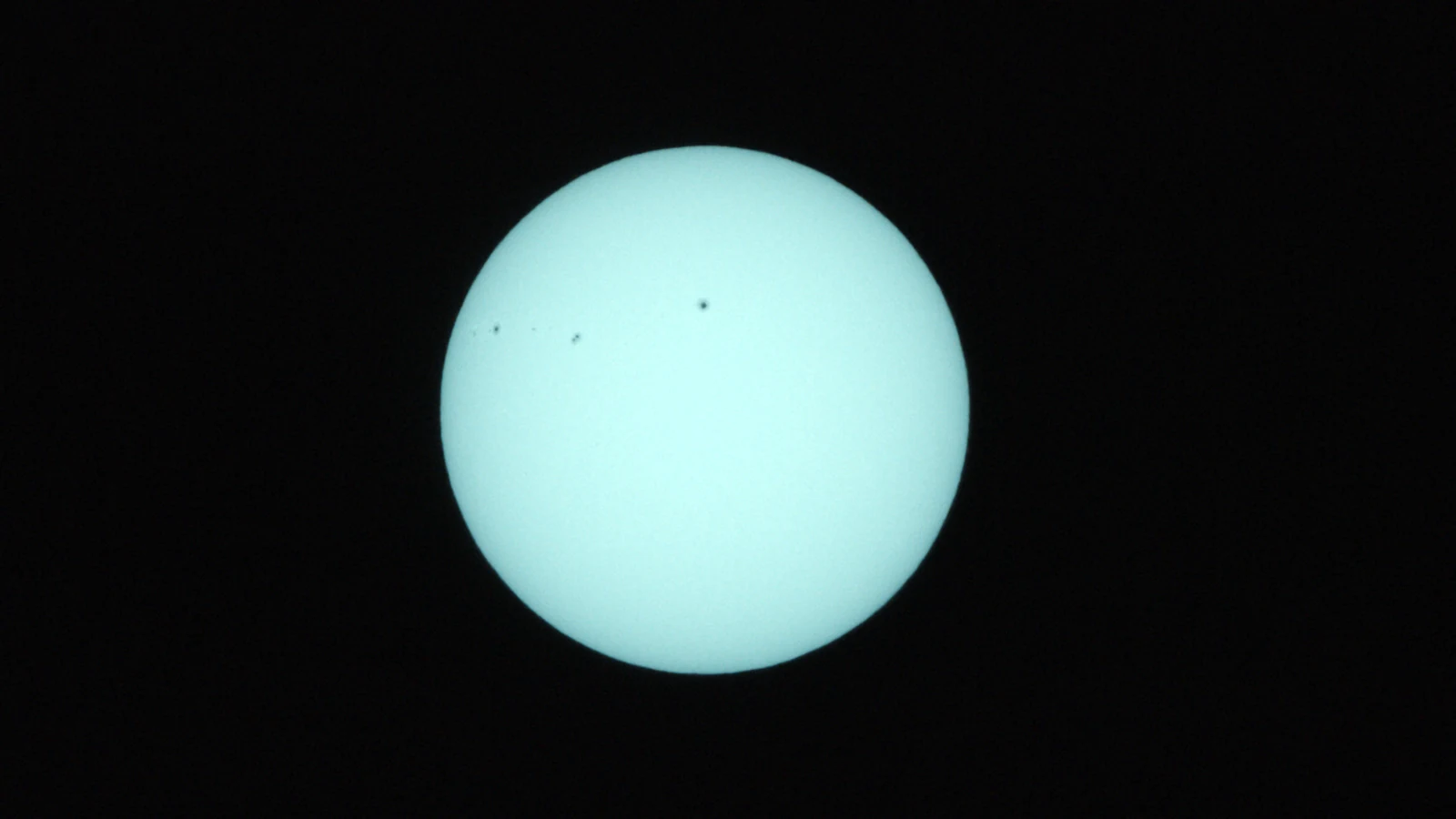 Sun_0.0003125s0_VIS_20260303-112048371_42C.fits FITS Preview