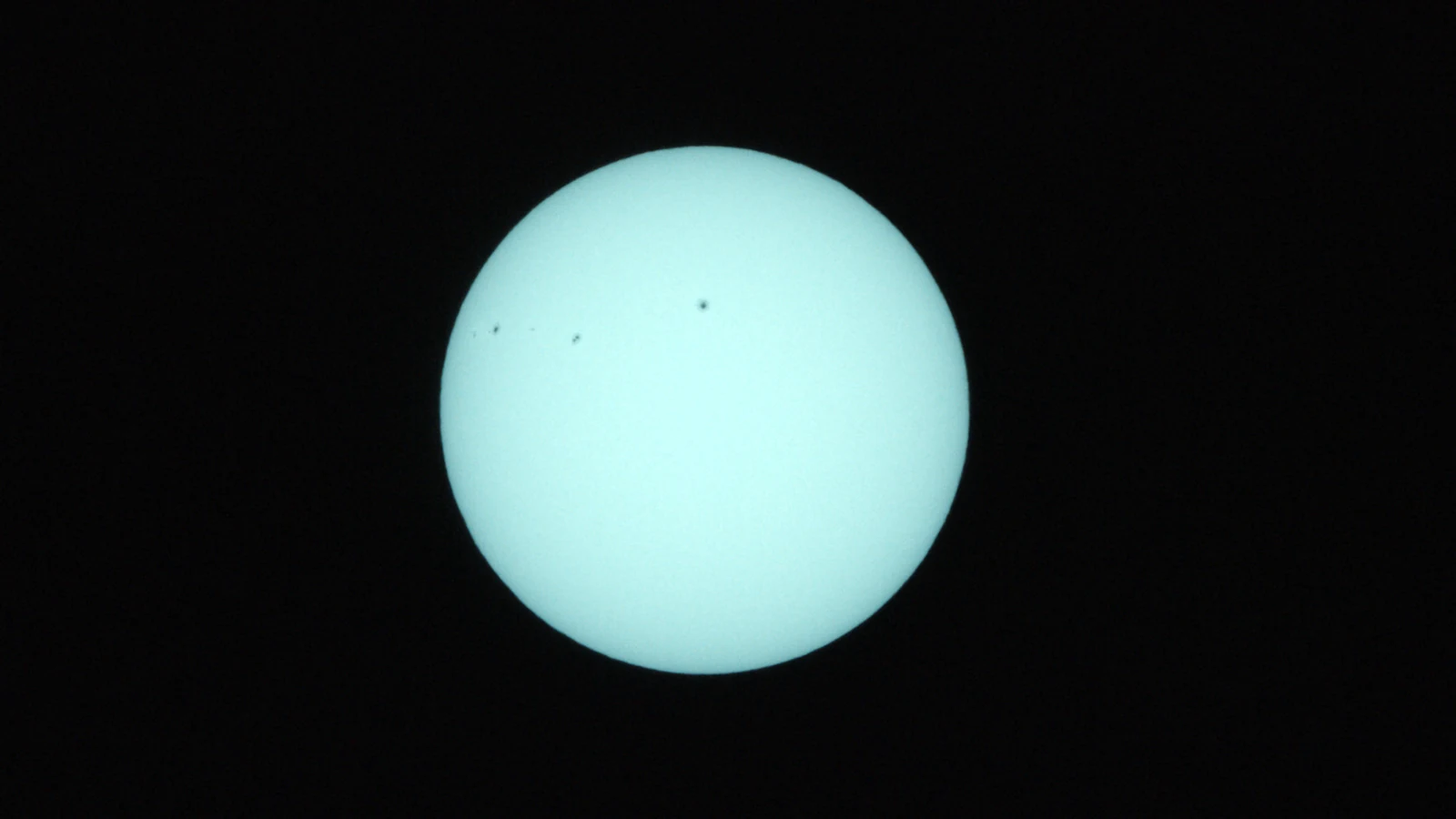 Sun_0.0003125s0_VIS_20260303-112048571_42C.fits FITS Preview